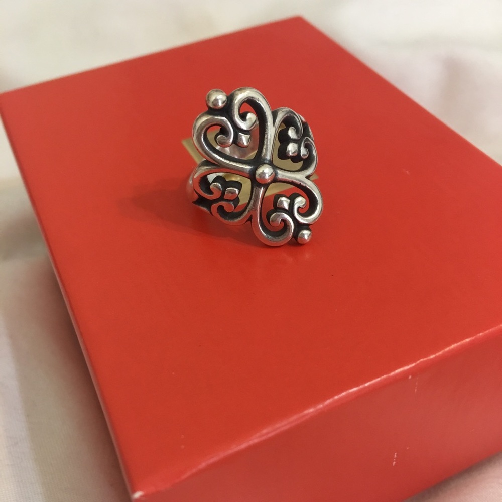 James Avery ‘adorned hearts’ ring